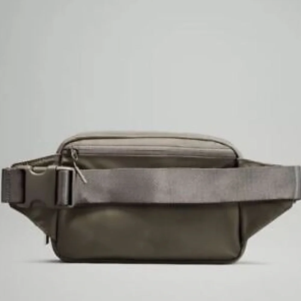 SOLD❌ NWT LULULEMON EVERYWHERE BELT BAG - Picture 12 of 15
